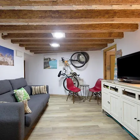 Cathedral Two Bedrooms * كاديز